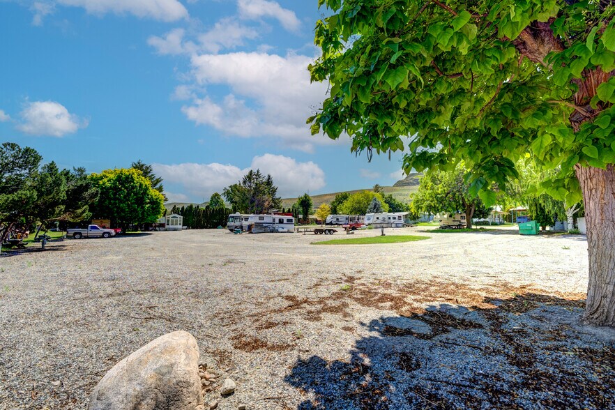 More Photos Of 208 Kendall St, Riverside Manufactured Housing Mobile Home Park For Sale