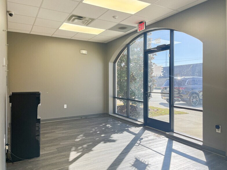 More Photos Of 5207-5212 Essen Ln, Baton Rouge Medical For Lease