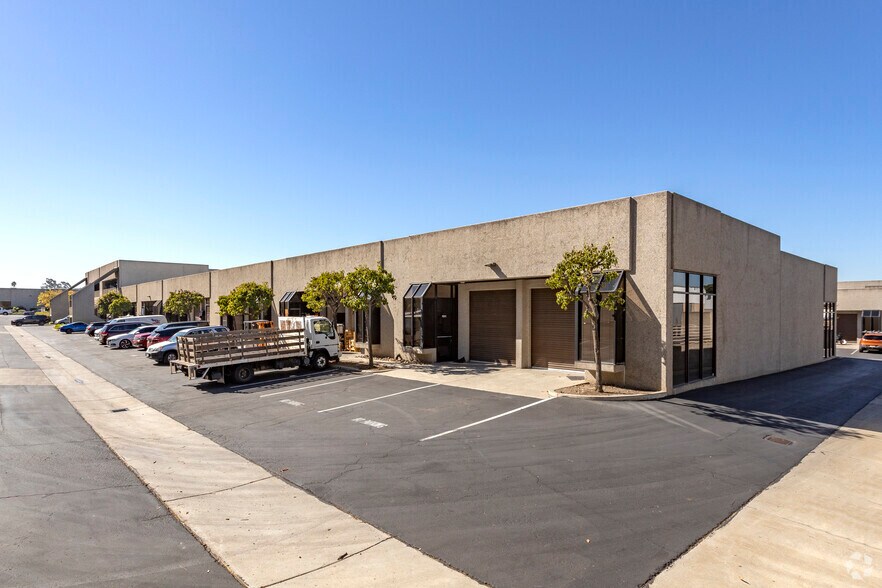 More Photos Of 7960 Silverton Ave, San Diego Light Manufacturing For Lease