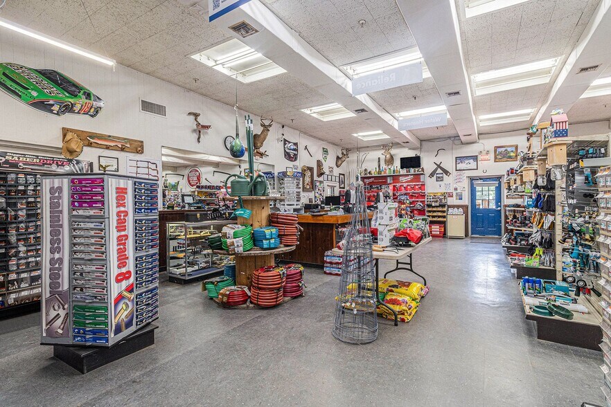 More Photos Of 625 Ocoee St, Copperhill Freestanding For Sale