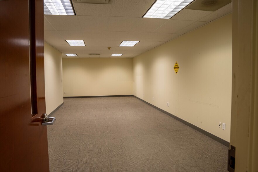 More Photos Of 1021 Watervliet Shaker Rd, Schenectady Office For Lease