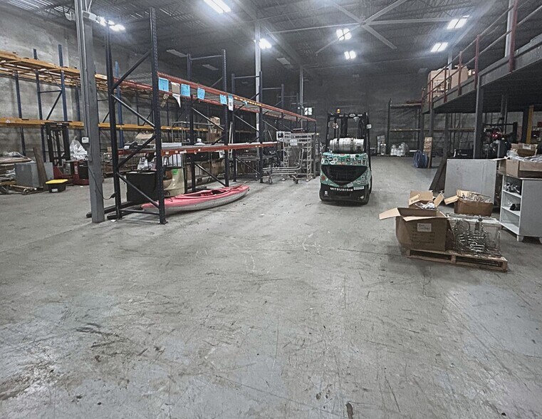 More Photos Of 5120 Thatcher Rd, Downers Grove Industrial For Sale