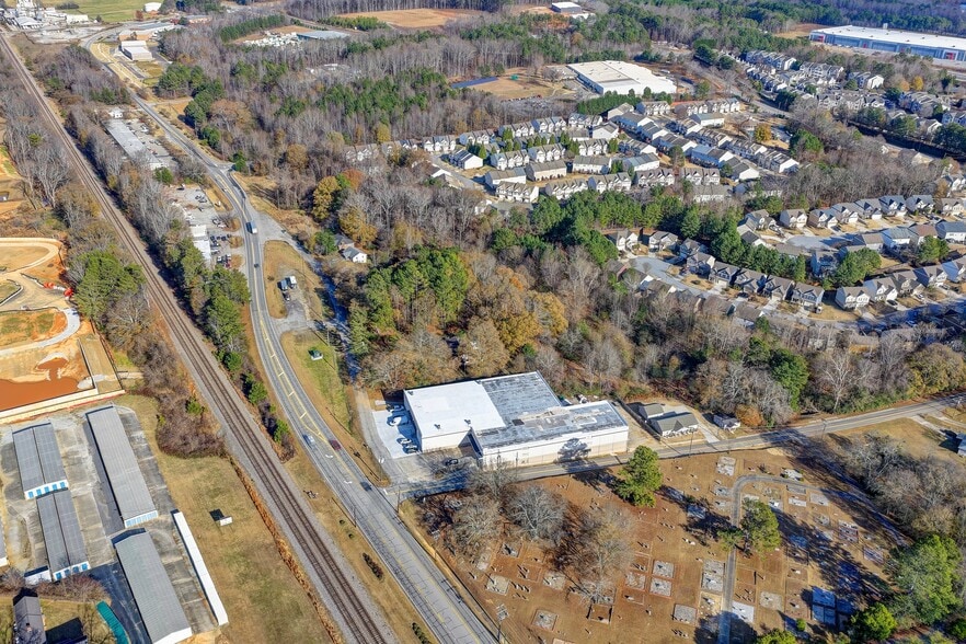 More Photos Of 4784 Cantrell Rd, Flowery Branch Warehouse For Sale