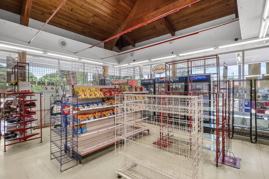 More Photos Of 500 Buff Blvd, Summerton General Retail For Sale
