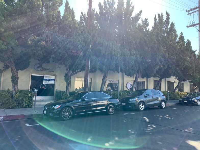 More Photos Of 17059-17071 Ventura Blvd, Encino Storefront Retail Office For Lease