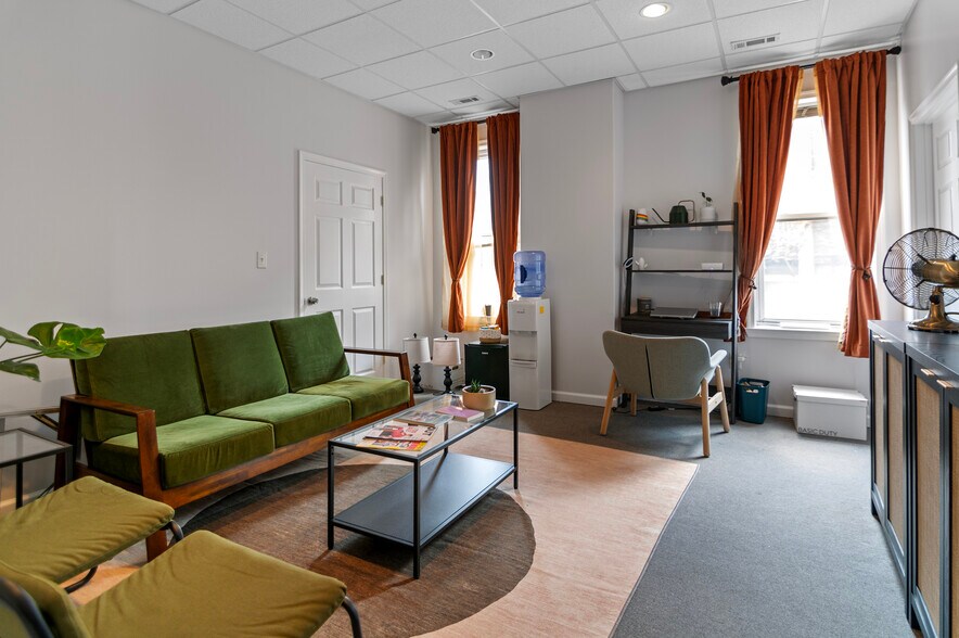 More Photos Of 5500 Harford Rd, Baltimore Freestanding For Sale