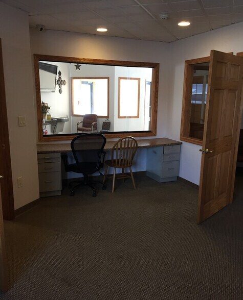 More Photos Of 215 Grove City Rd, Slippery Rock Medical For Sale