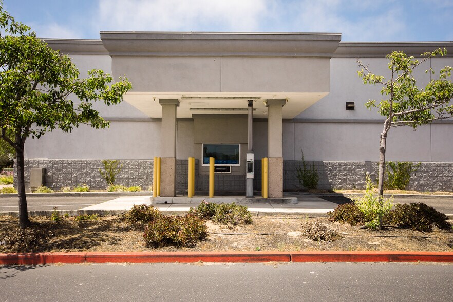 More Photos Of 1690 E Grand Ave, Arroyo Grande Drugstore For Sale