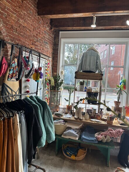 More Photos Of 1 Water St, Newburyport Storefront Retail Office For Sale