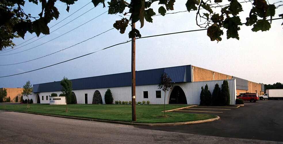 Primary Photo Of 20-38 Aero Rd, Bohemia Warehouse For Lease