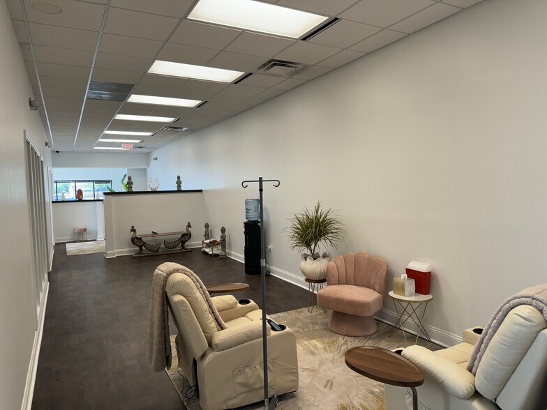 More Photos Of 33200 Woodward Ave, Birmingham Storefront Retail Office For Lease