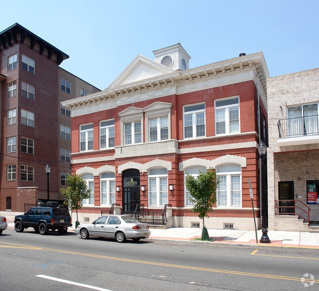 More Photos Of 4407-4411 Park Ave, Union City Loft Creative Space For Lease