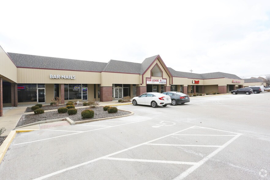 More Photos Of 14208-14242 Manchester Rd, Ballwin General Retail For Lease