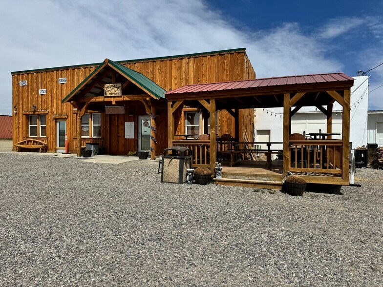 Primary Photo Of 1550 Missouri Valley Rd, Riverton Restaurant For Sale