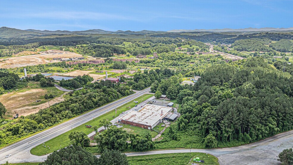 More Photos Of 625 Ocoee St, Copperhill Freestanding For Sale