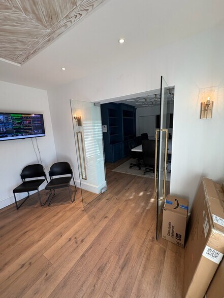 More Photos Of 2500 Broadway, West Palm Beach Restaurant For Lease