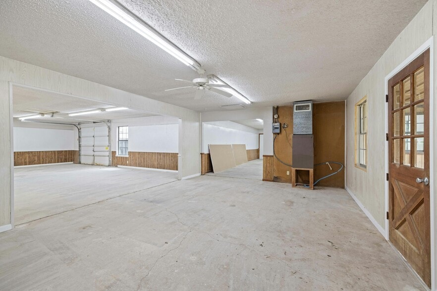 More Photos Of 3220 Farm-To-Market 2086, Temple Distribution For Lease