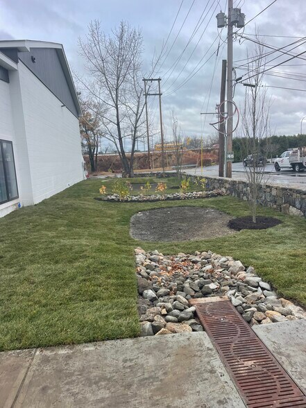 More Photos Of 45 Maple St, Warwick Light Manufacturing For Lease