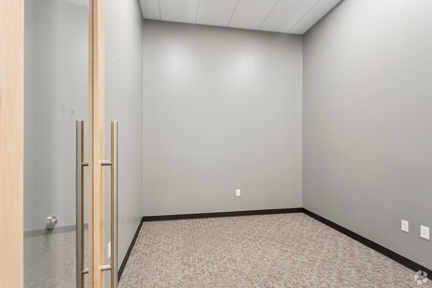 More Photos Of 11400 S Mountain View Cor, South Jordan Distribution For Lease
