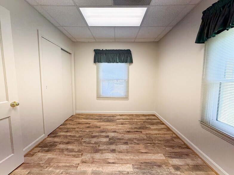 More Photos Of 2292 Lynch Mill Rd, Altavista Office For Lease