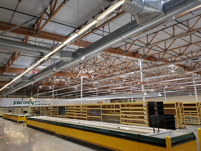 More Photos Of 26905-26953 Mission Blvd, Hayward Unknown For Lease