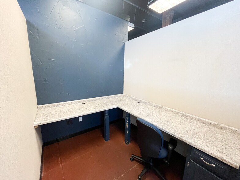 More Photos Of 509 W Olive St, Springfield General Retail For Sale