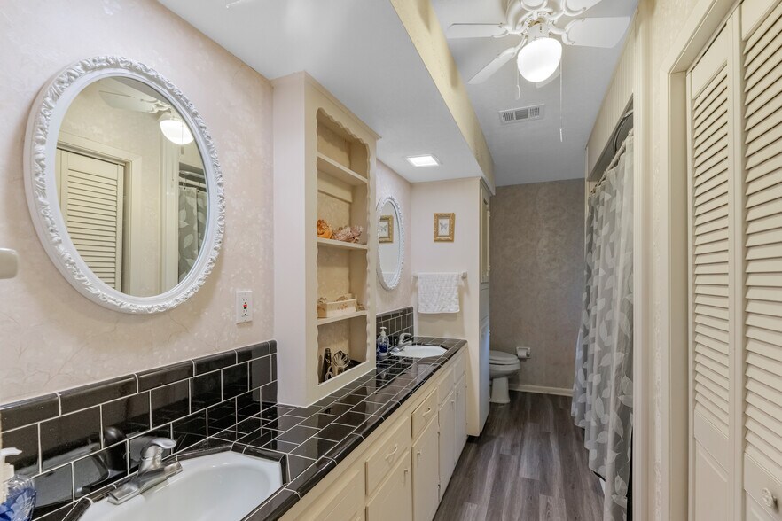 More Photos Of 7315 Pine St, Manvel Industrial For Sale