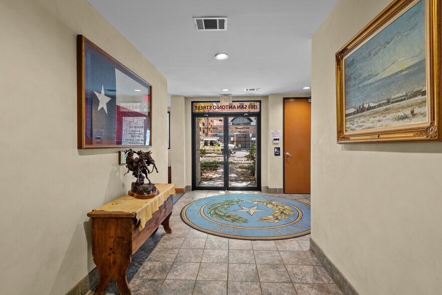 More Photos Of 1504 San Antonio St, Austin Loft Creative Space For Sale