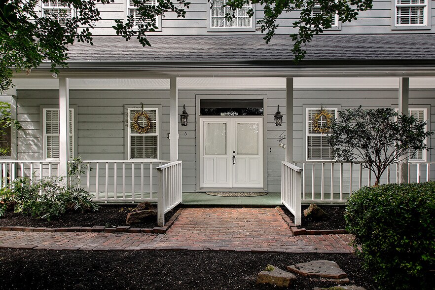 More Photos Of 15598 Bedford Ln, Conroe Specialty For Sale