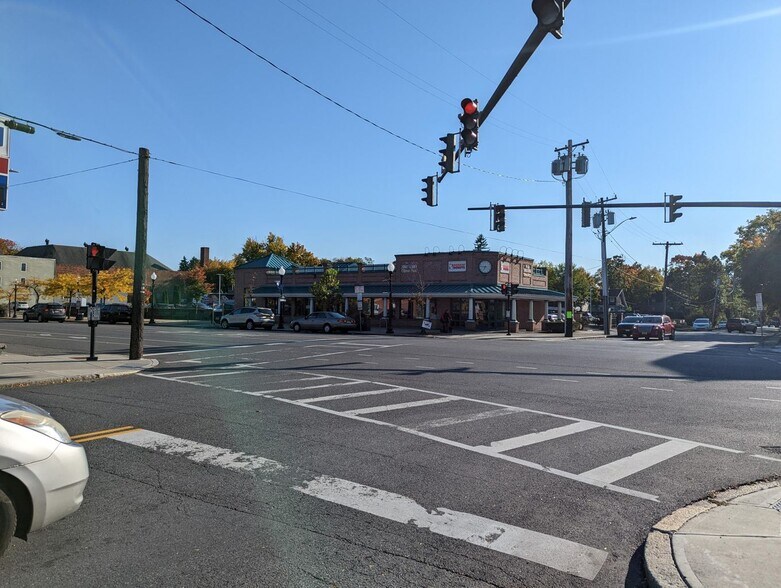 More Photos Of 1066 Madison Ave, Albany Freestanding For Lease