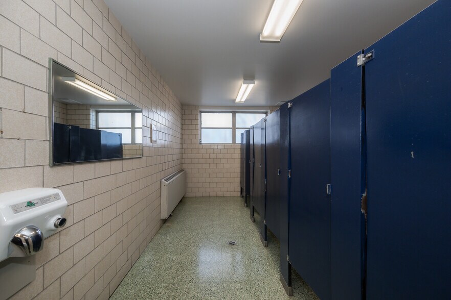 More Photos Of 200 S Oak Park Ave, Oak Park Schools For Sale