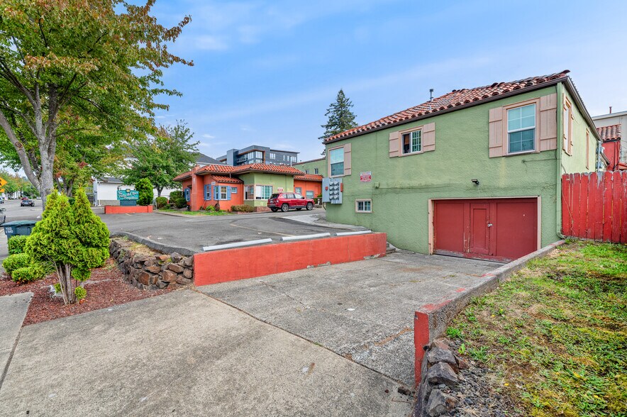 22506 7th Ave S, Des Moines, WA 98198 Apartments For Sale