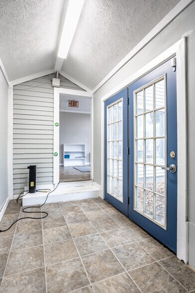 More Photos Of 7507 Michigan Rd, Indianapolis Daycare Center For Sale