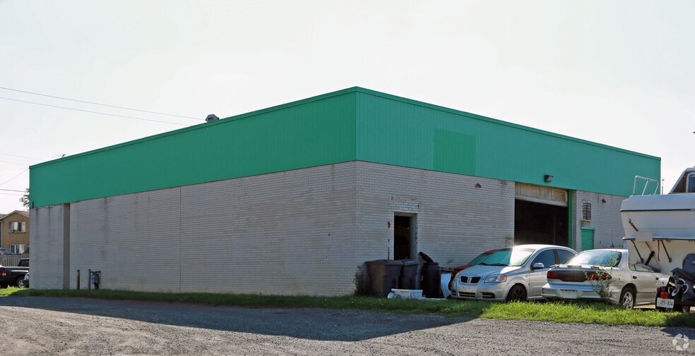 More Photos Of 403 Vine St, St Catharines Auto Repair For Sale
