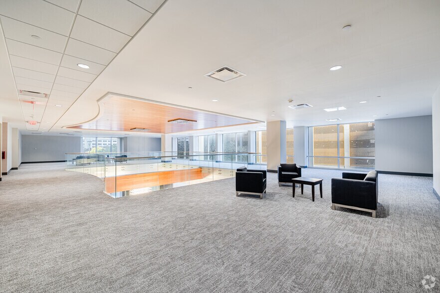 More Photos Of 200 W Forsyth St, Jacksonville Office For Lease