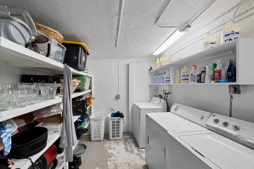 More Photos Of 4725 Vincennes Blvd, Cape Coral Restaurant For Sale