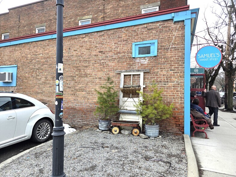 More Photos Of 38 E Market St, Rhinebeck Storefront For Sale