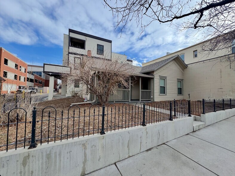 More Photos Of 715-717 12th St, Golden Unknown For Lease