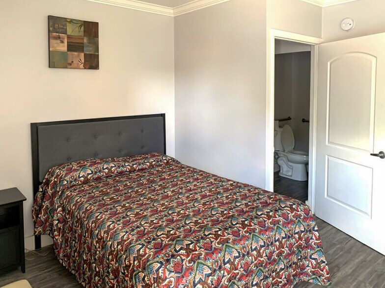More Photos Of 1010 S Federal Hwy, Hollywood Hotel For Sale