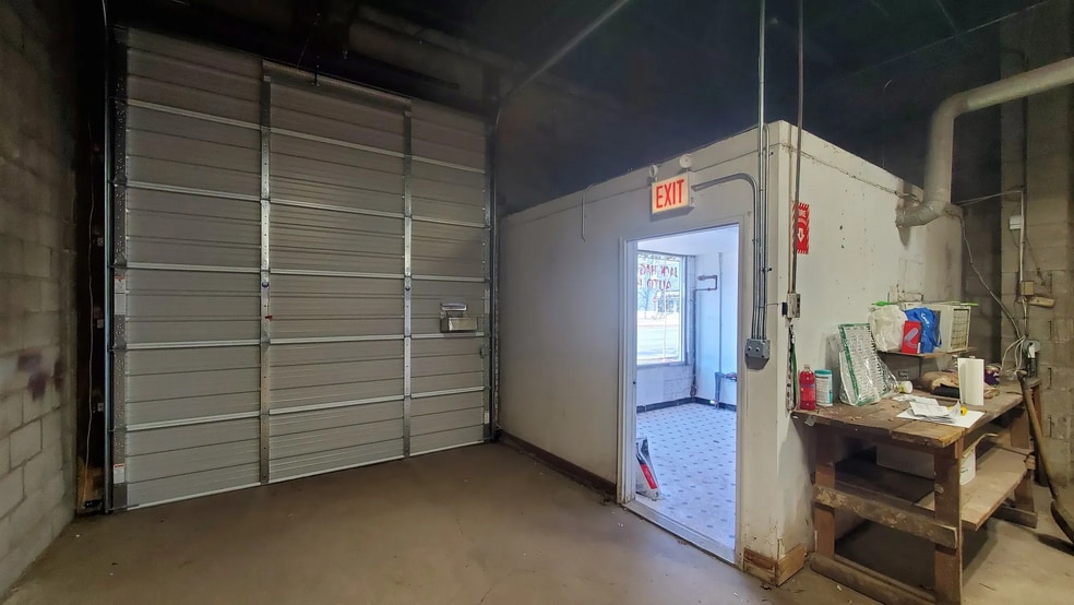 More Photos Of 4251 N Western Ave, Chicago General Retail For Lease