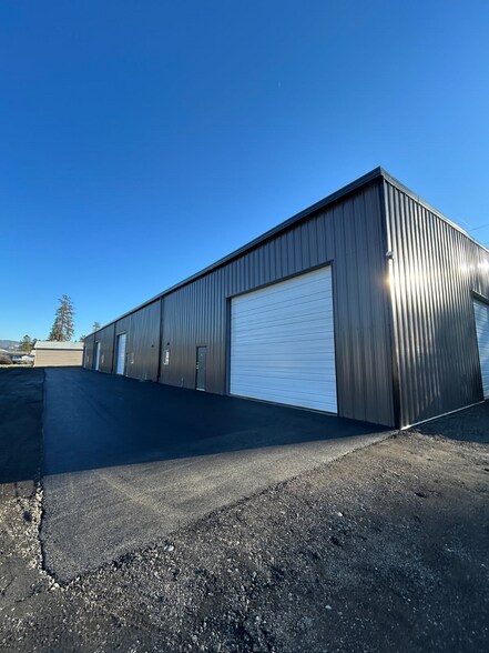 More Photos Of 954 Ort Ln, Merlin Industrial For Lease