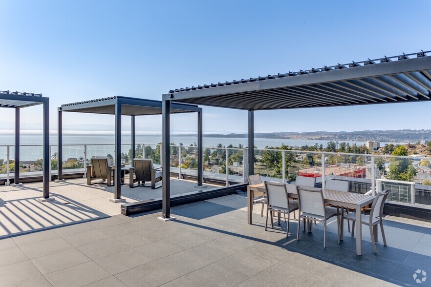 More Photos Of 613 Constance Av, Esquimalt Apartments For Lease