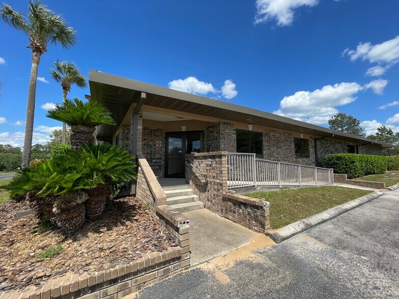 More Photos Of 13680 NW 104th Ter, Alachua Office For Sale