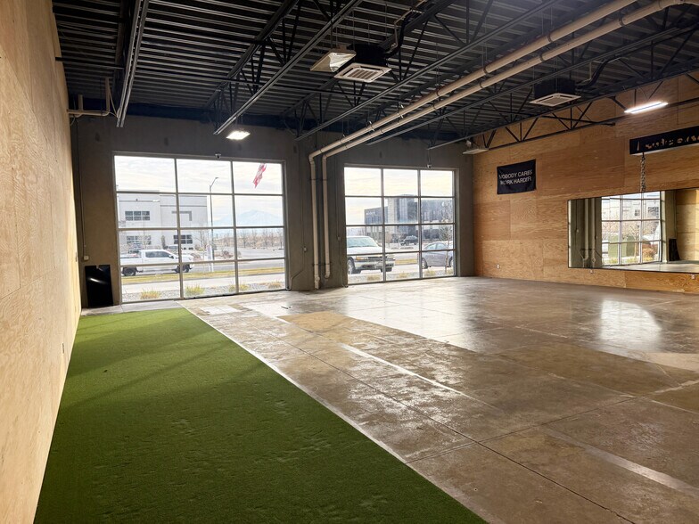 More Photos Of 2208 W 700 S, Springville Light Manufacturing For Sale