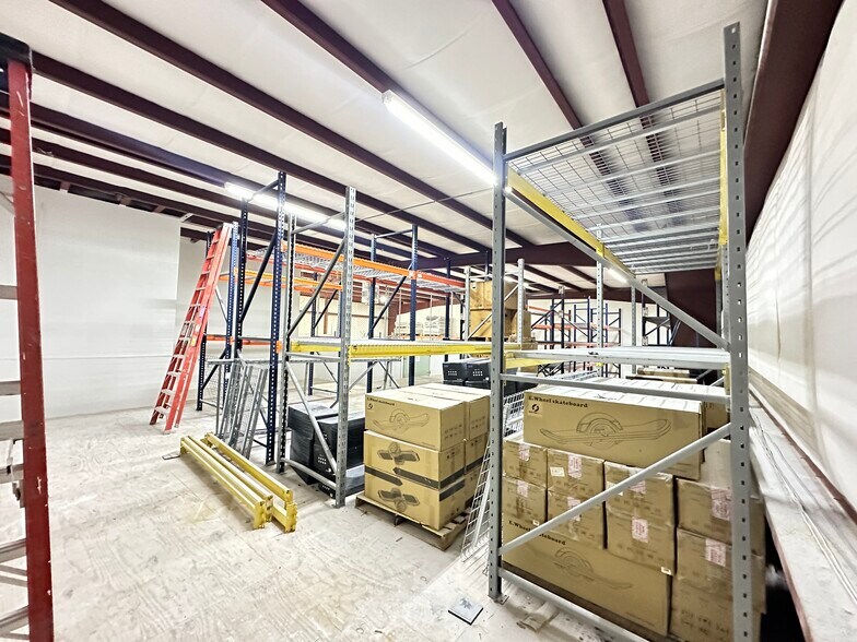 More Photos Of 532 International Pl, Rockledge Warehouse For Lease