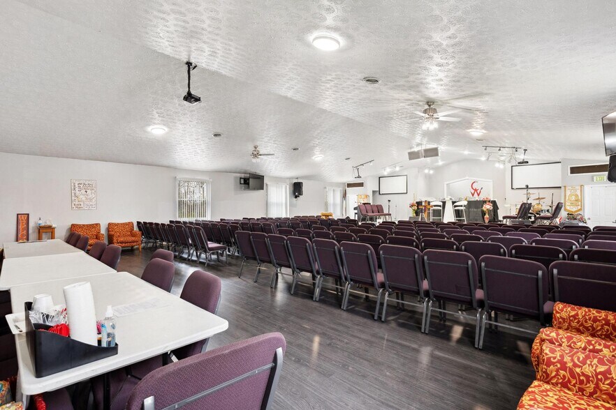 More Photos Of 8340 Pippin Rd, Cincinnati Specialty For Sale