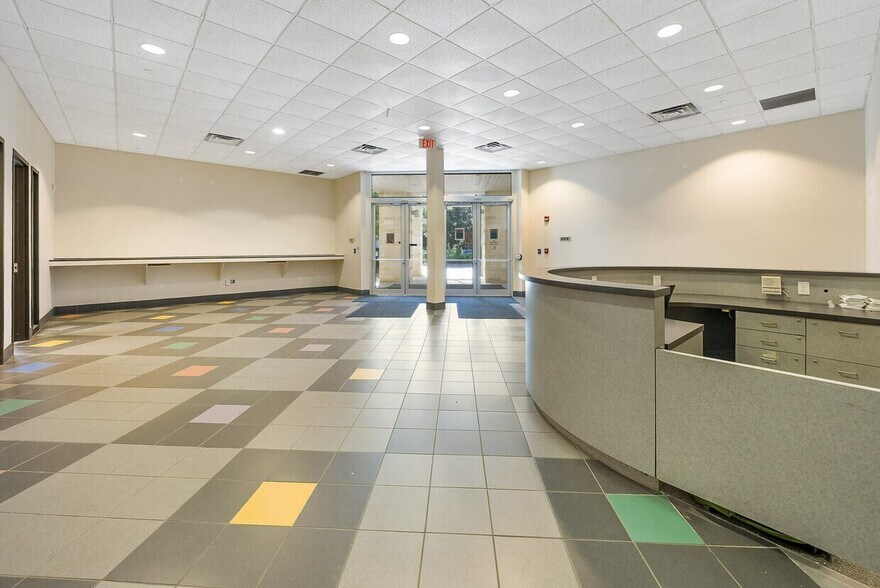 More Photos Of 200 N Richard Jackson Blvd, Panama City Beach Office For Sale