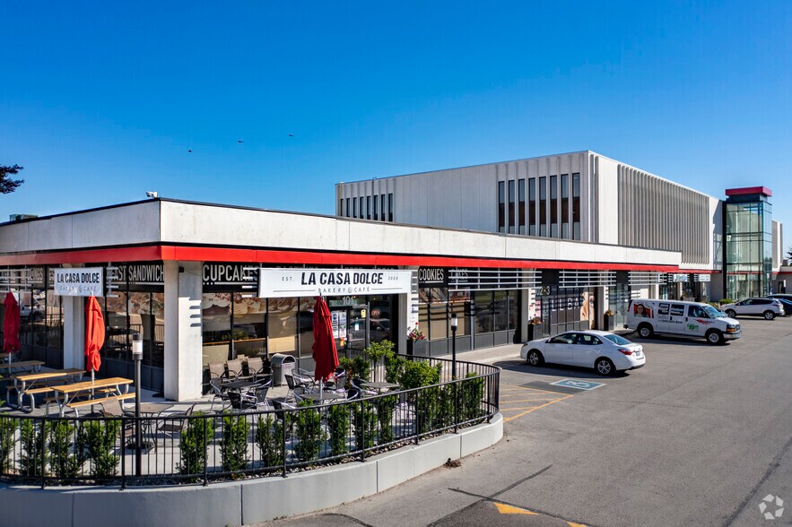 More Photos Of 755 Queensway E, Mississauga Medical For Lease