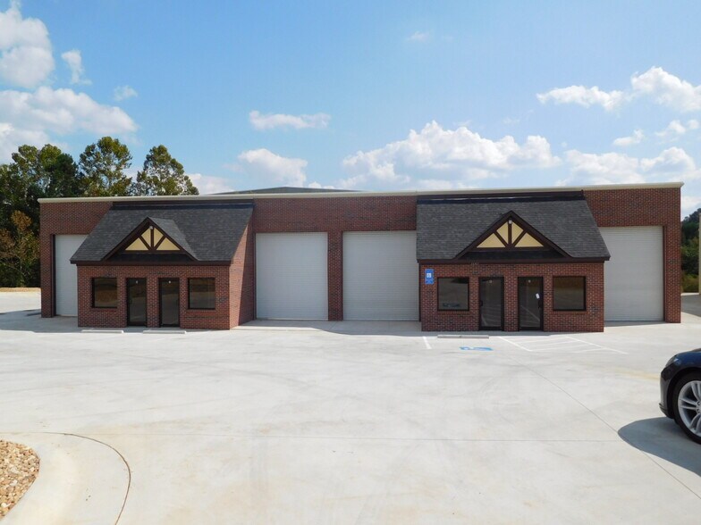 More Photos Of 3643 Explorer Trl, Oakwood Light Manufacturing For Lease