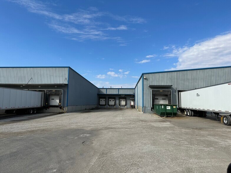 More Photos Of 1100 N Washington St, Delphi Distribution For Lease